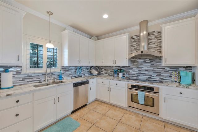 660 Kara Lane, Port Aransas, TX 78373