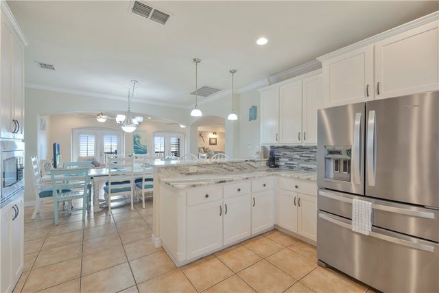 660 Kara Lane, Port Aransas, TX 78373