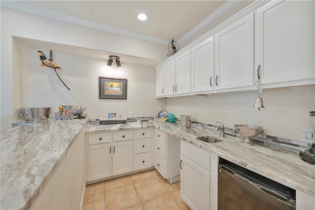 660 Kara Lane, Port Aransas, TX 78373