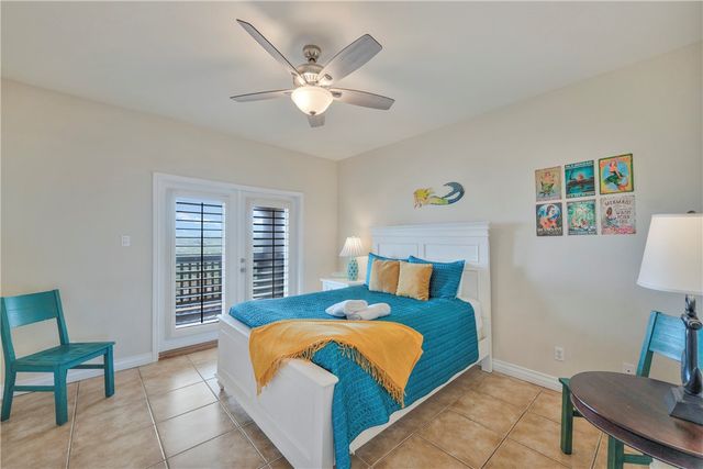 660 Kara Lane, Port Aransas, TX 78373