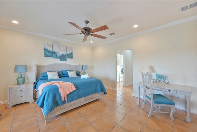 660 Kara Lane, Port Aransas, TX 78373