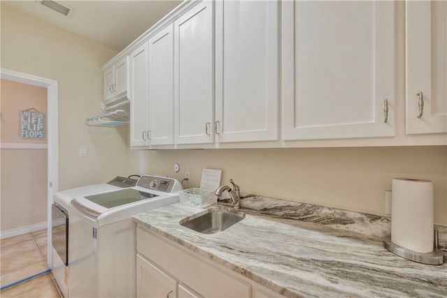 660 Kara Lane, Port Aransas, TX 78373