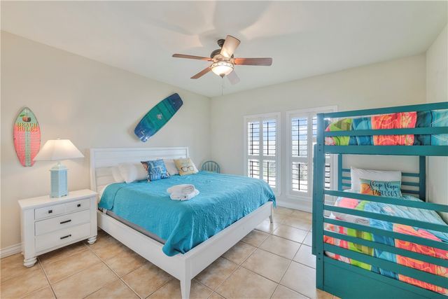 660 Kara Lane, Port Aransas, TX 78373