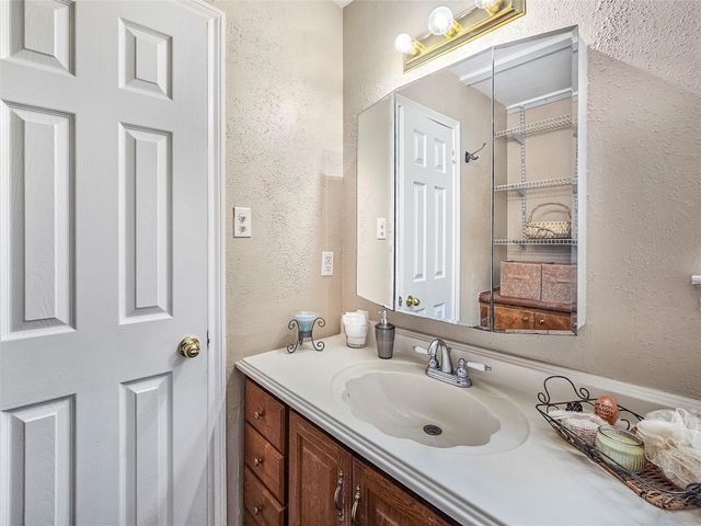 723 Pas Trail, Houston, TX 77336