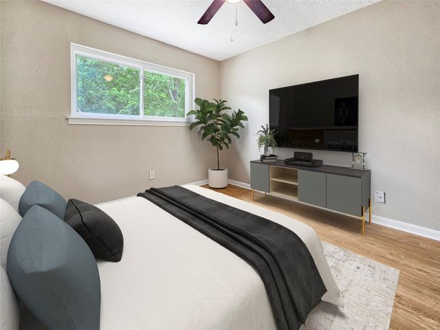 723 Pas Trail, Houston, TX 77336