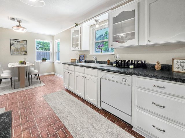 723 Pas Trail, Houston, TX 77336