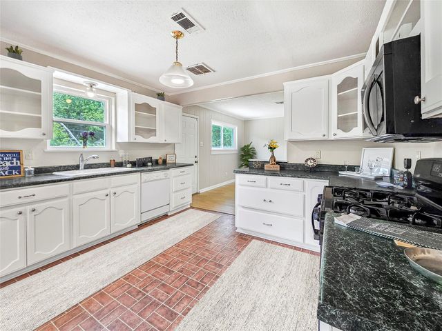 723 Pas Trail, Houston, TX 77336