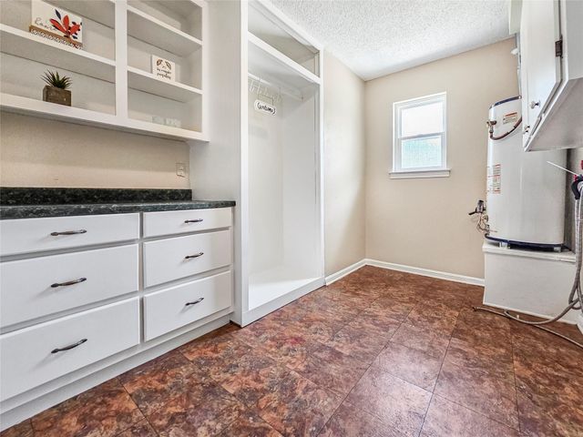 723 Pas Trail, Houston, TX 77336