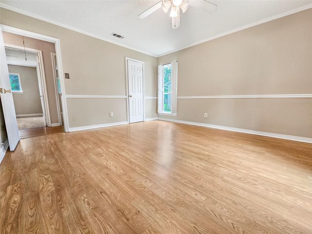 723 Pas Trail, Houston, TX 77336