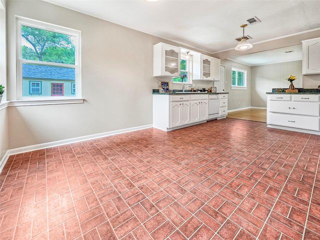 723 Pas Trail, Houston, TX 77336
