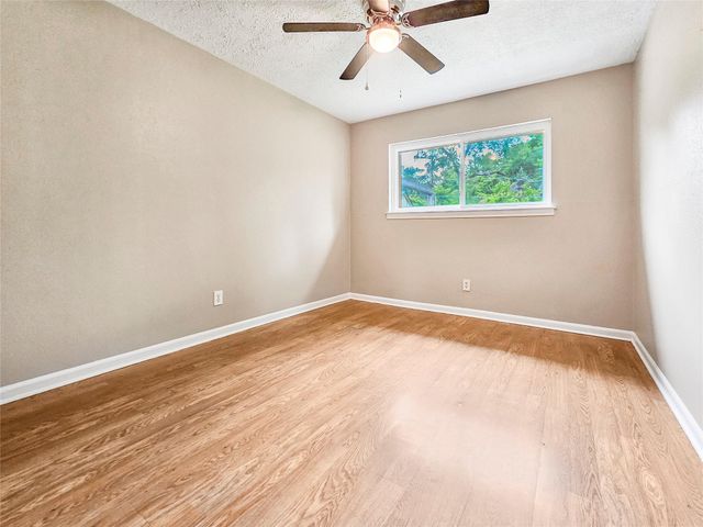 723 Pas Trail, Houston, TX 77336