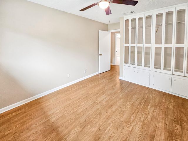 723 Pas Trail, Houston, TX 77336