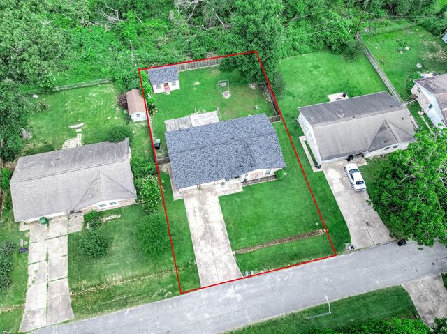 723 Pas Trail, Houston, TX 77336