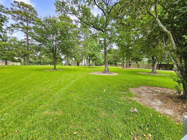 723 Pas Trail, Houston, TX 77336