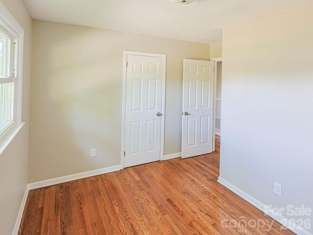 40 Oakley Road, Asheville, NC 28803