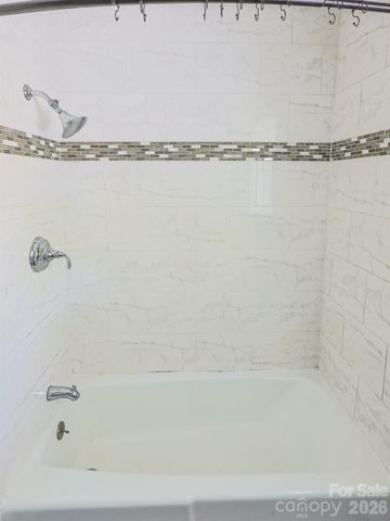 40 Oakley Road, Asheville, NC 28803