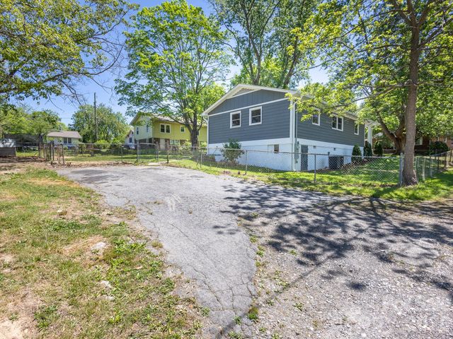 40 Oakley Road, Asheville, NC 28803