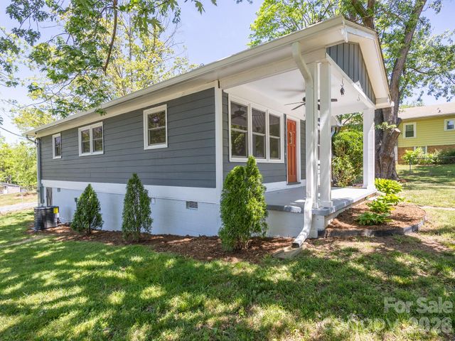 40 Oakley Road, Asheville, NC 28803
