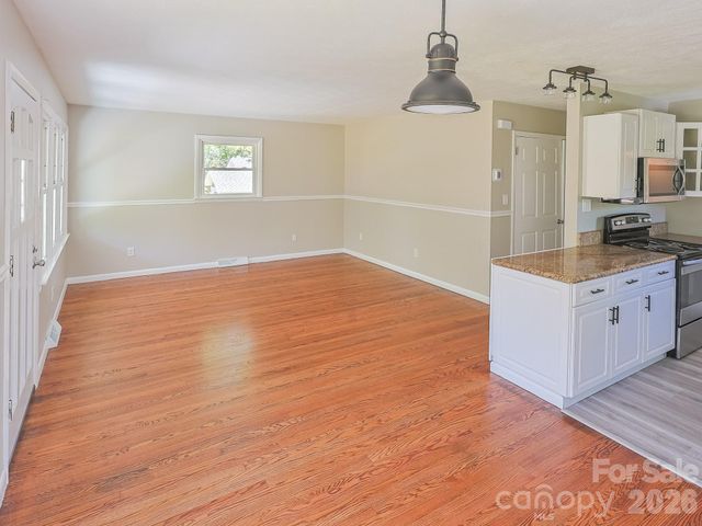 40 Oakley Road, Asheville, NC 28803
