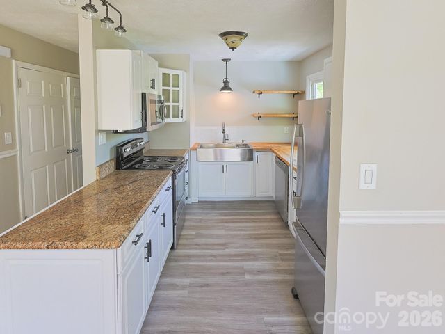 40 Oakley Road, Asheville, NC 28803