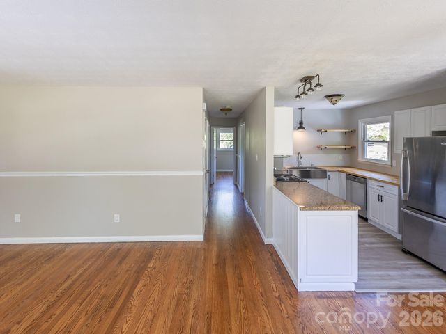 40 Oakley Road, Asheville, NC 28803