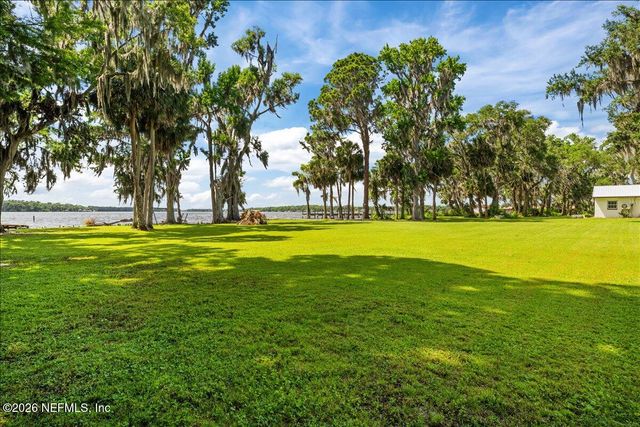 117 ST JOHNS FISHING LODGE Road, Crescent City, FL 32112