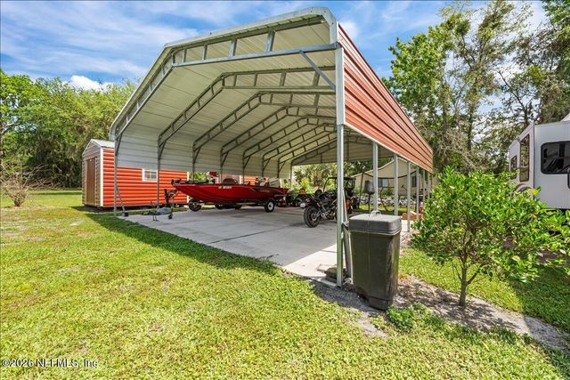 117 ST JOHNS FISHING LODGE Road, Crescent City, FL 32112