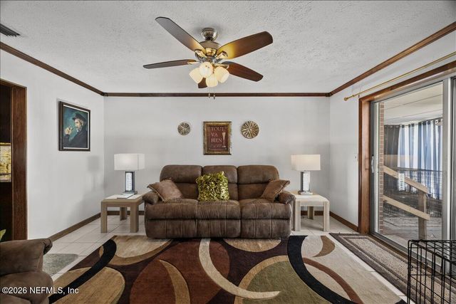 117 ST JOHNS FISHING LODGE Road, Crescent City, FL 32112