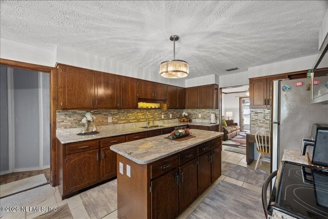117 ST JOHNS FISHING LODGE Road, Crescent City, FL 32112