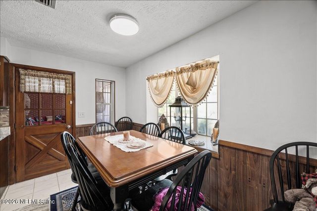 117 ST JOHNS FISHING LODGE Road, Crescent City, FL 32112