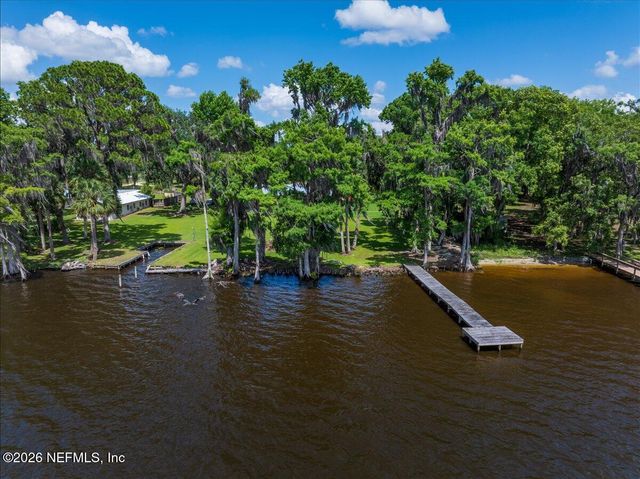 117 ST JOHNS FISHING LODGE Road, Crescent City, FL 32112