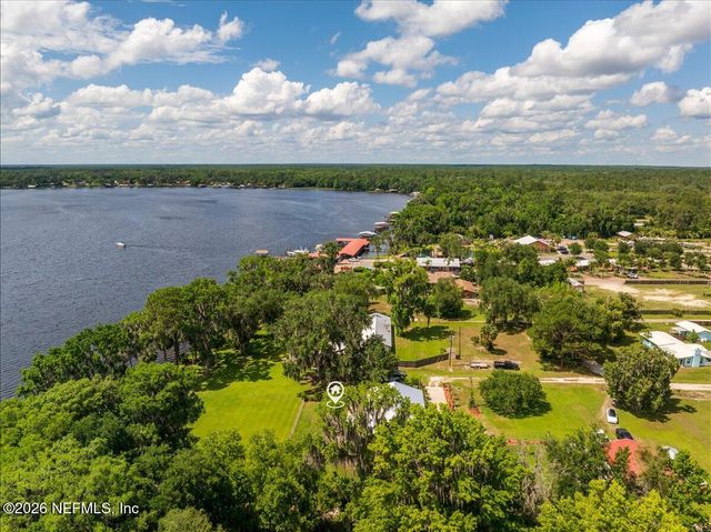 117 ST JOHNS FISHING LODGE Road, Crescent City, FL 32112
