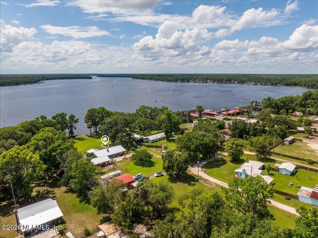 117 ST JOHNS FISHING LODGE Road, Crescent City, FL 32112
