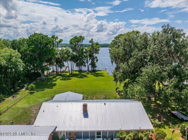 117 ST JOHNS FISHING LODGE Road, Crescent City, FL 32112