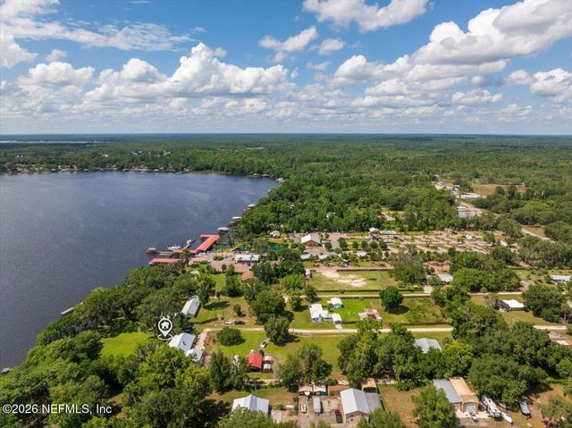 117 ST JOHNS FISHING LODGE Road, Crescent City, FL 32112