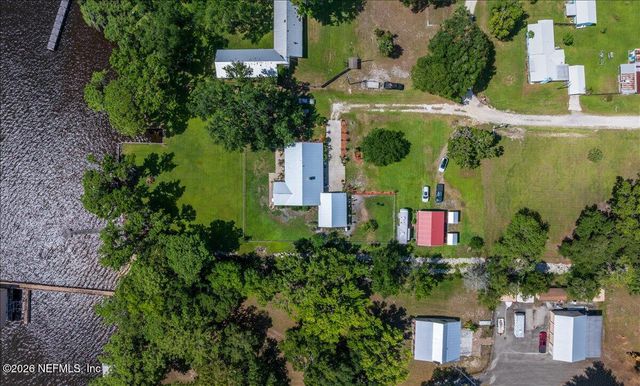 117 ST JOHNS FISHING LODGE Road, Crescent City, FL 32112