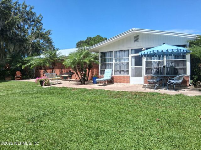 117 ST JOHNS FISHING LODGE Road, Crescent City, FL 32112