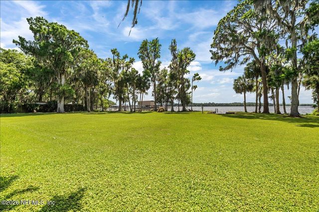 117 ST JOHNS FISHING LODGE Road, Crescent City, FL 32112