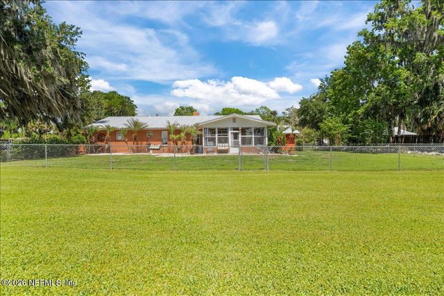 117 ST JOHNS FISHING LODGE Road, Crescent City, FL 32112