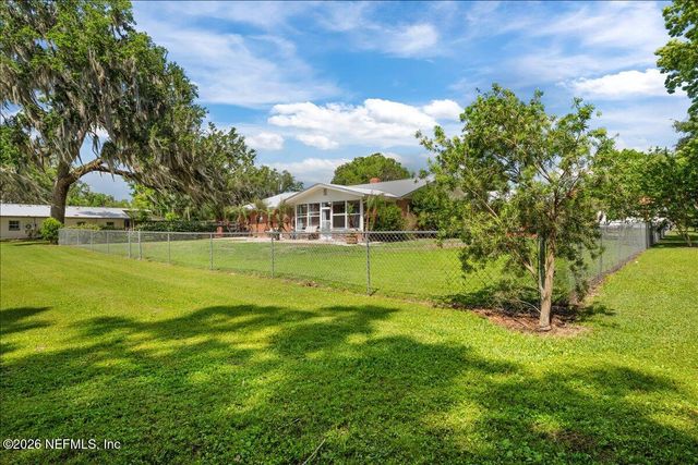 117 ST JOHNS FISHING LODGE Road, Crescent City, FL 32112