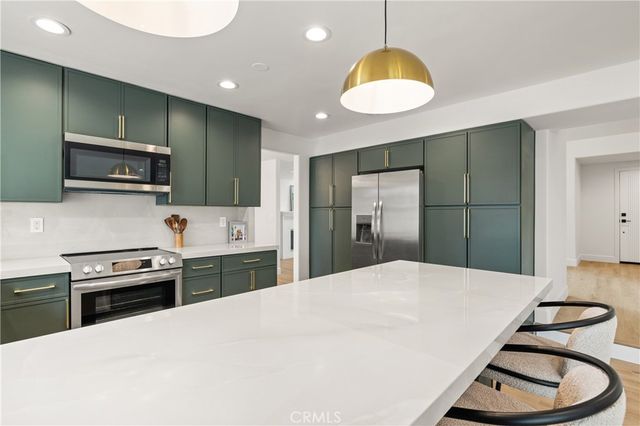 5204 Ambridge, Calabasas, CA 91301