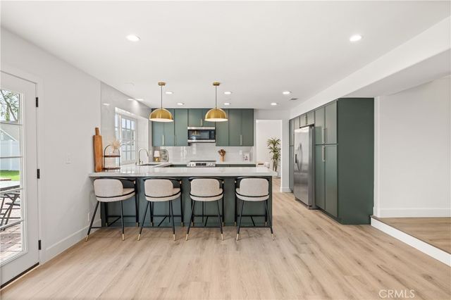 5204 Ambridge, Calabasas, CA 91301