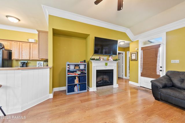 100 Summit Crest Drive, Youngsville, LA 70592