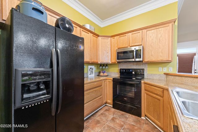 100 Summit Crest Drive, Youngsville, LA 70592