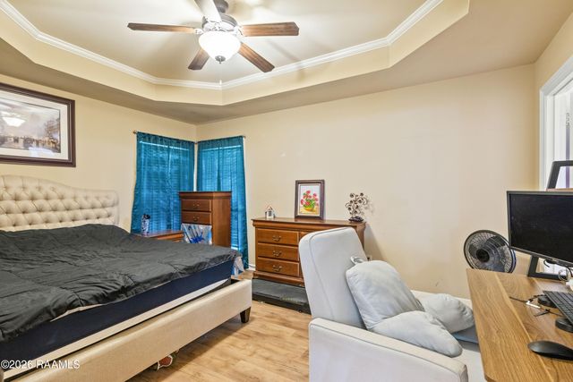 100 Summit Crest Drive, Youngsville, LA 70592