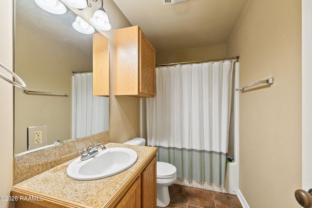 100 Summit Crest Drive, Youngsville, LA 70592