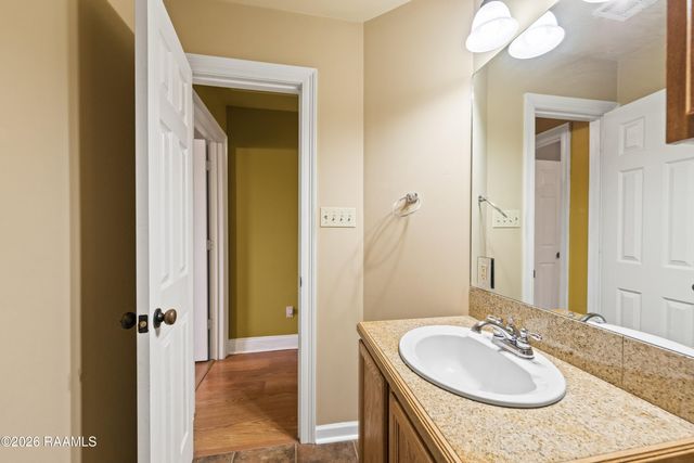 100 Summit Crest Drive, Youngsville, LA 70592