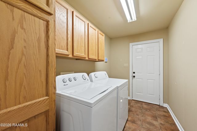 100 Summit Crest Drive, Youngsville, LA 70592