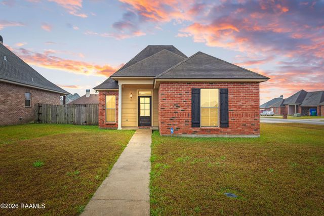 100 Summit Crest Drive, Youngsville, LA 70592