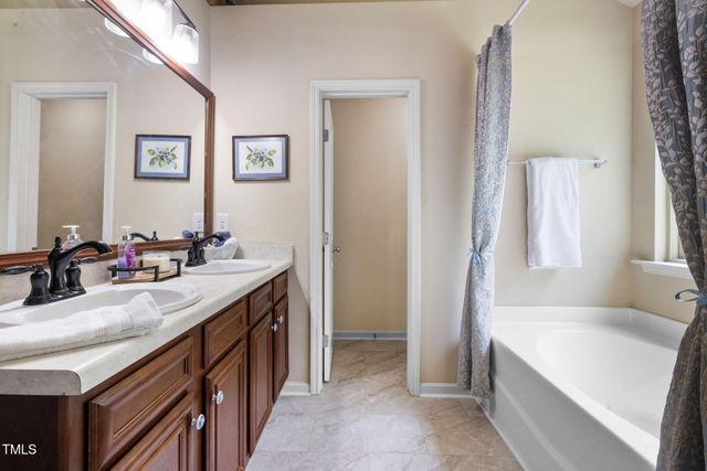 2518 Shepherd Valley Street, Raleigh, NC 27610